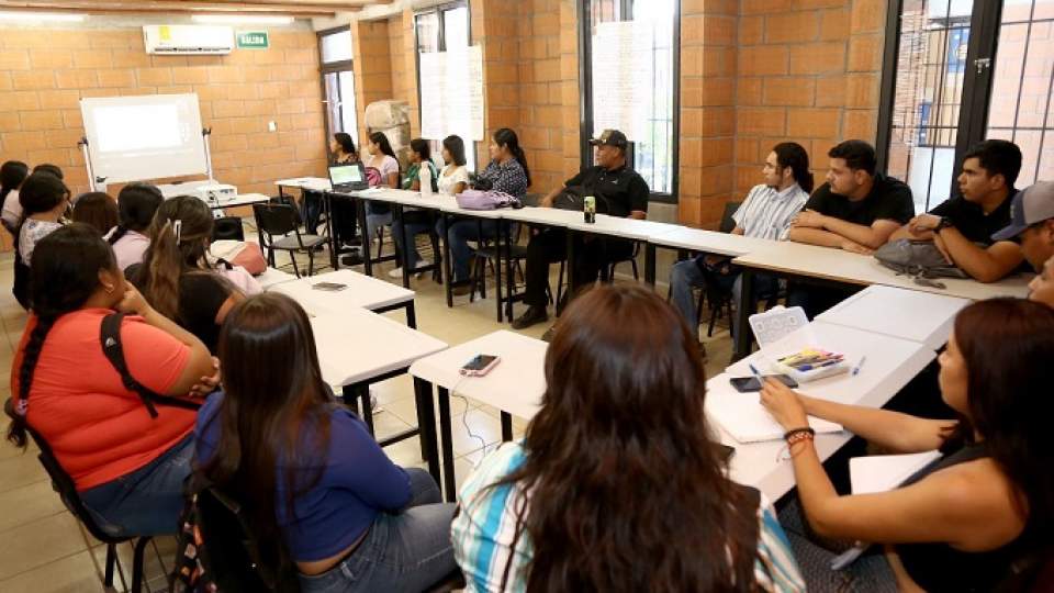 En un hecho histórico para Sonora y México, la primera generación de estudiantes de la Universidad del Pueblo Yaqui inició clases.