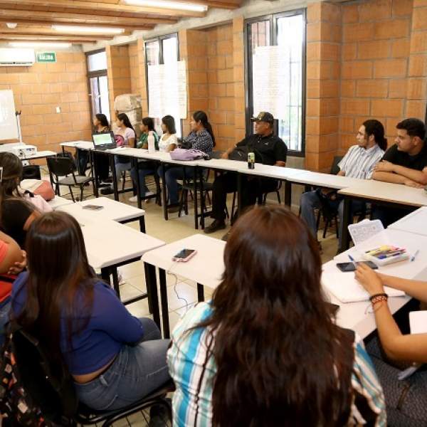 En un hecho histórico para Sonora y México, la primera generación de estudiantes de la Universidad del Pueblo Yaqui inició clases.