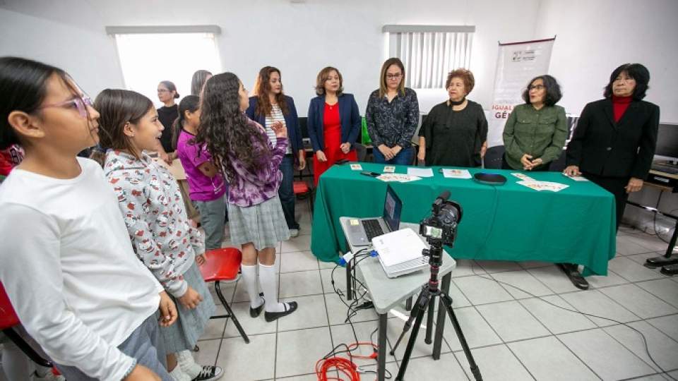 Más de dos mil integrantes de la comunidad escolar recibieron información para prevenir el abuso sexual infantil