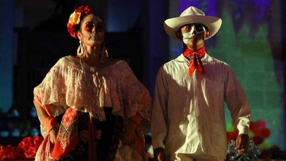 Con altares y calaveritas conmemorará SEC Sonora el Día de Muertos.