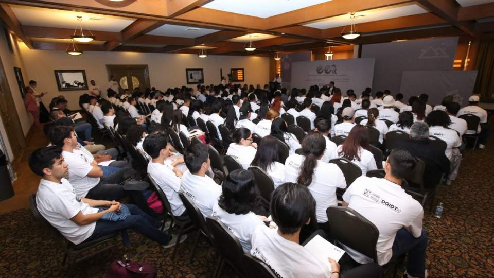 Participan estudiantes universitarios en Primer Encuentro Estatal de Innovación Tecnológica