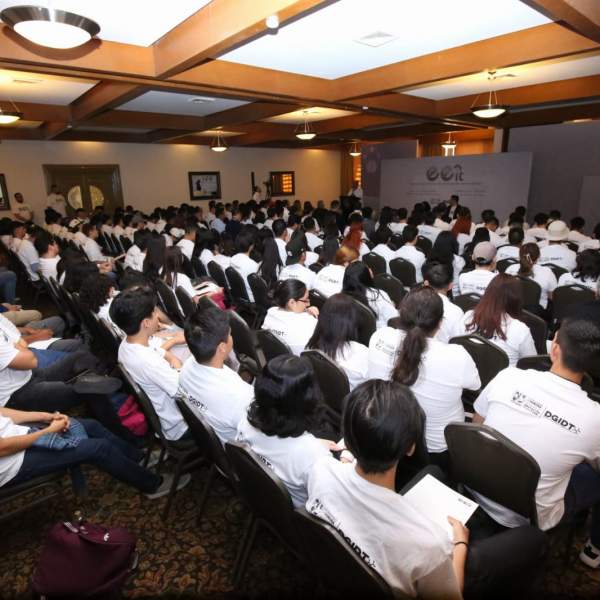 Participan estudiantes universitarios en Primer Encuentro Estatal de Innovación Tecnológica