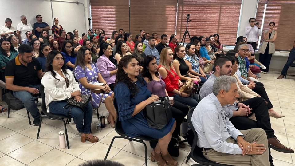 Docentes de Sonora participan en taller de formación para analizar estrategias y mejorar su preparación en bien de la educación