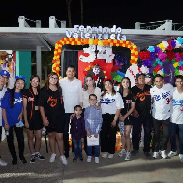 Disfrutan cientos de familias Gran Festival de Día de Muertos, 